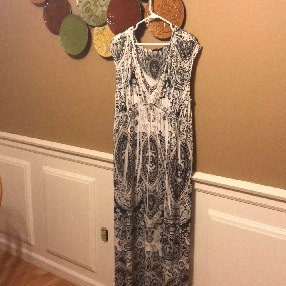 Black and white maxi dress